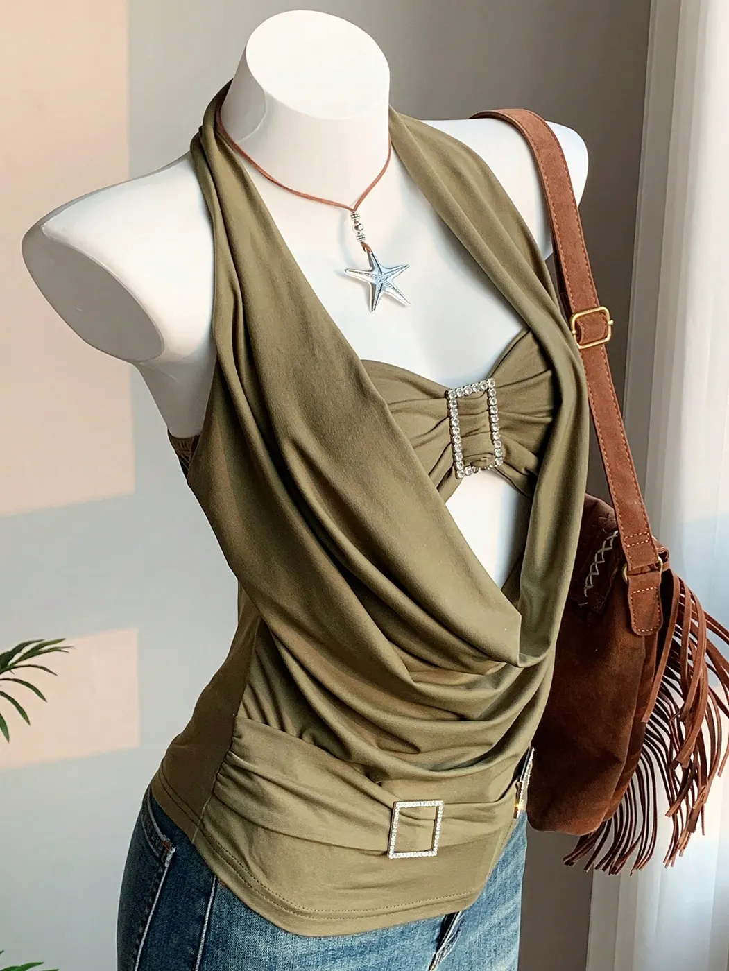 Top de tirantes SHEIN EZwear con espalda descubierta y escote drapeado